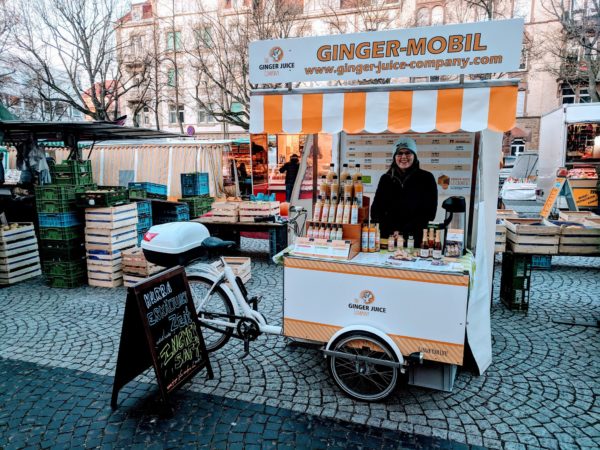Verkaufsstand mit Lastenrad der Ginger Juice Company